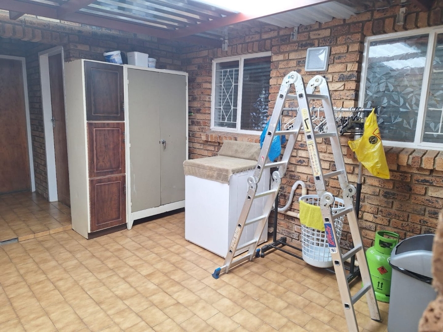 3 Bedroom Property for Sale in Westonaria Gauteng