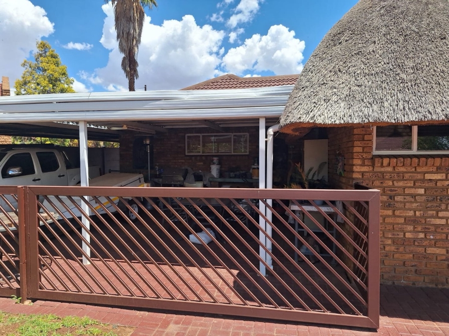 3 Bedroom Property for Sale in Westonaria Gauteng