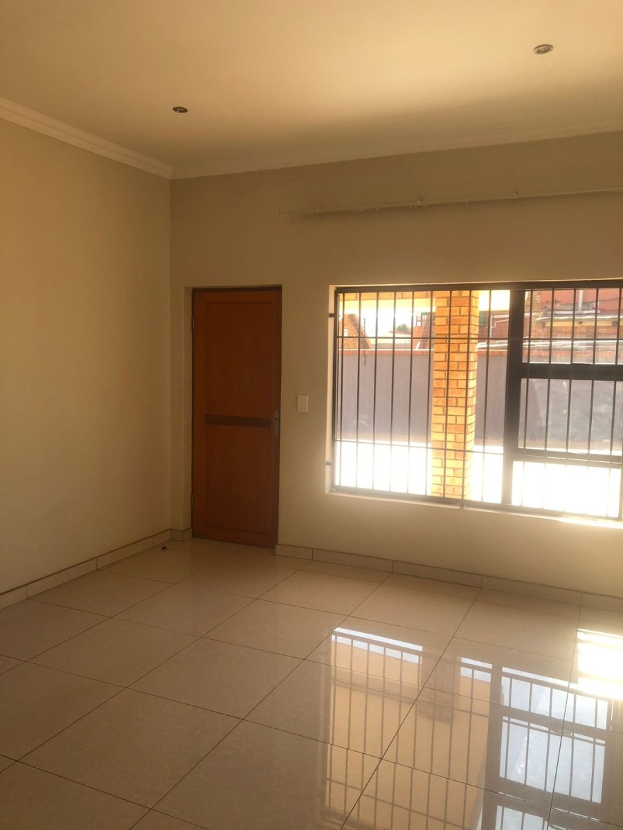 To Let 2 Bedroom Property for Rent in Lenasia South Gauteng