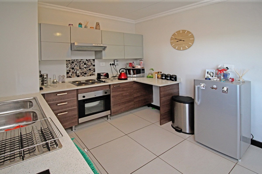 1 Bedroom Property for Sale in Rooihuiskraal North Gauteng