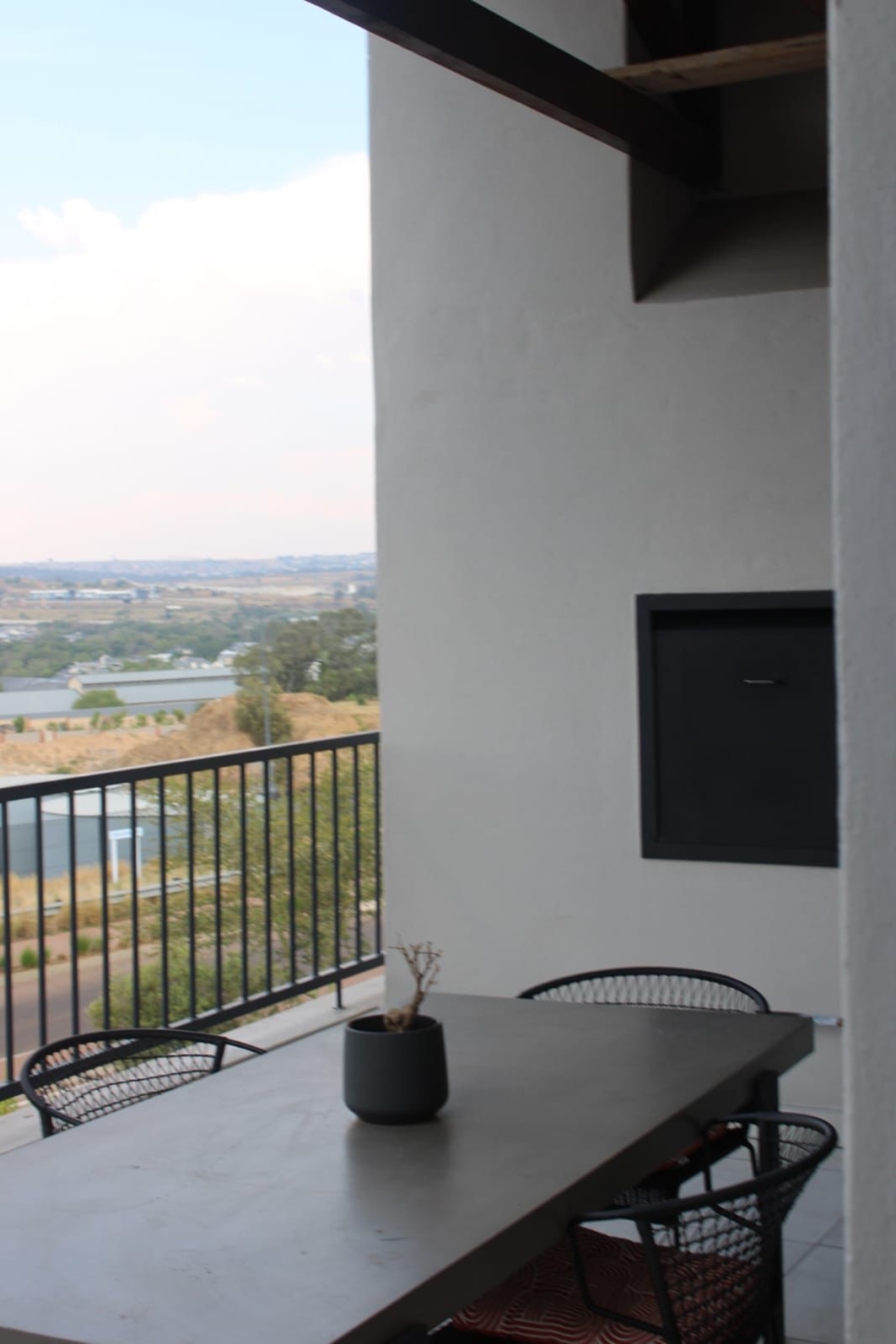 To Let 2 Bedroom Property for Rent in Waterfall Gauteng