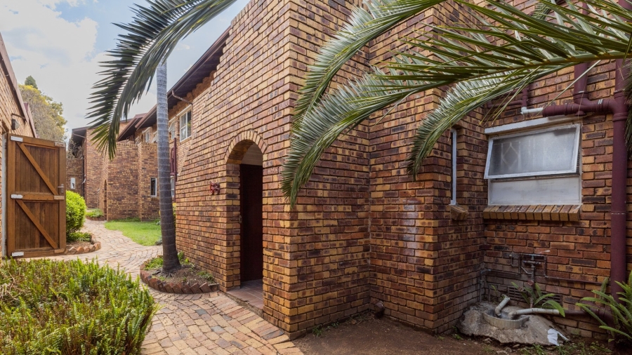 2 Bedroom Property for Sale in Buccleuch Gauteng