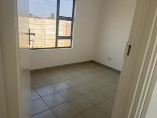 3 Bedroom Property for Sale in Crystal Park Gauteng