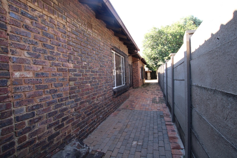 To Let 5 Bedroom Property for Rent in Eden Glen Gauteng