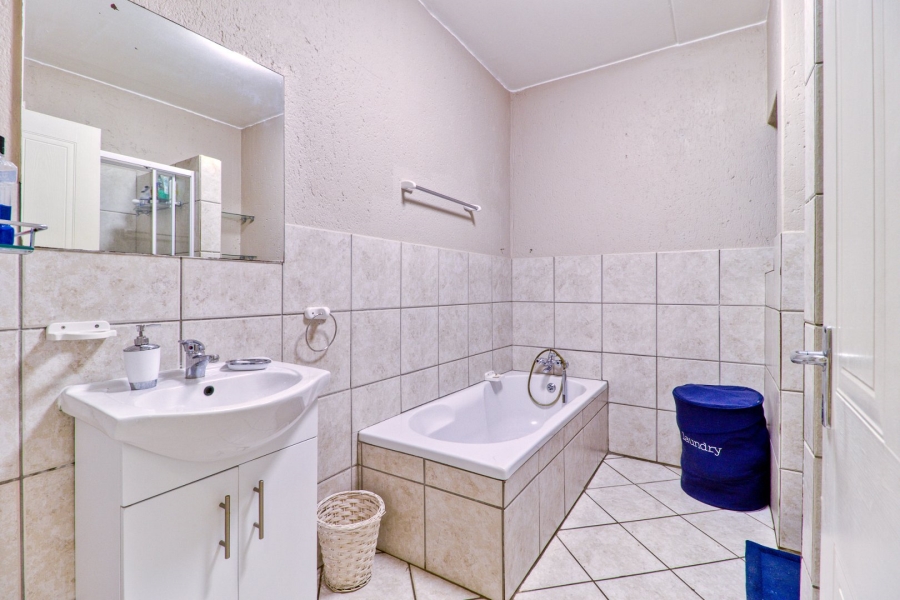 2 Bedroom Property for Sale in Ruiterhof Gauteng