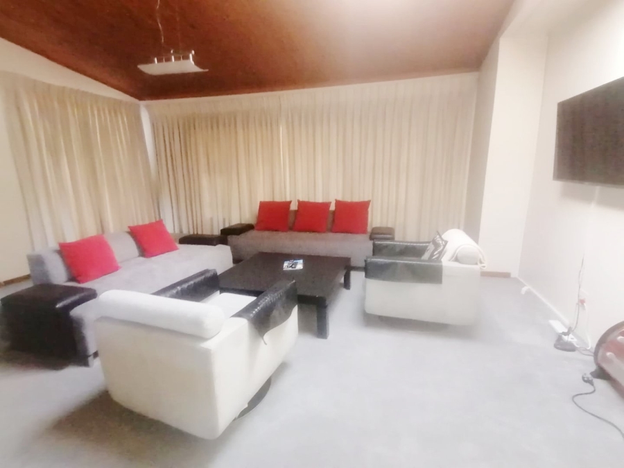 To Let 1 Bedroom Property for Rent in Bedfordview Gauteng