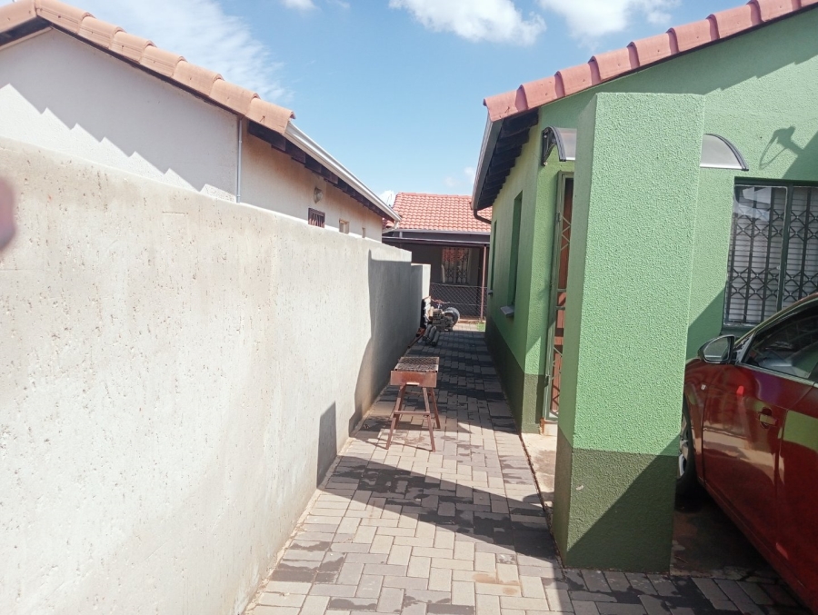 To Let 3 Bedroom Property for Rent in Windmill Park Gauteng