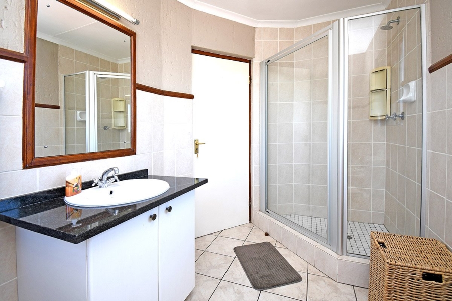 2 Bedroom Property for Sale in Pineslopes Gauteng