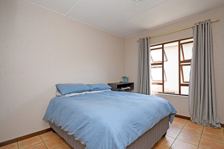 2 Bedroom Property for Sale in Pineslopes Gauteng