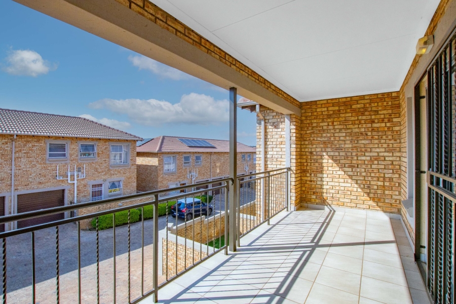 3 Bedroom Property for Sale in Wilgeheuwel Gauteng