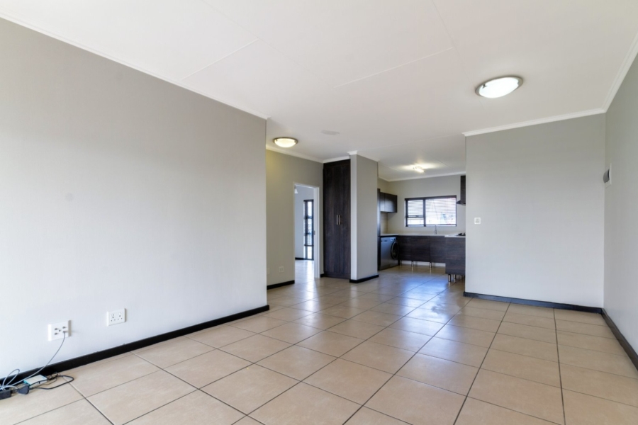 To Let 2 Bedroom Property for Rent in Greenstone Crest Gauteng