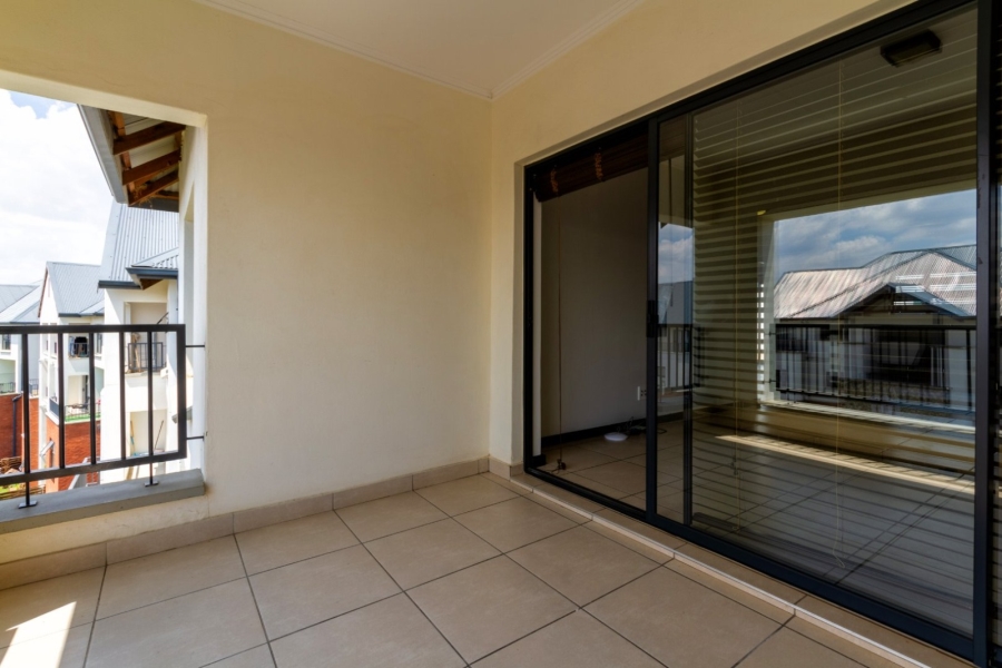 To Let 2 Bedroom Property for Rent in Greenstone Crest Gauteng