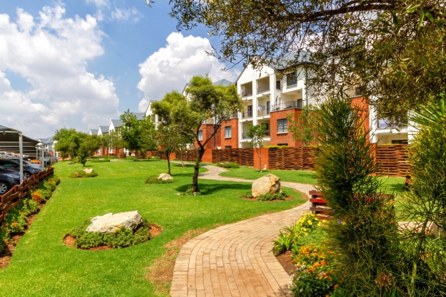 To Let 2 Bedroom Property for Rent in Greenstone Crest Gauteng