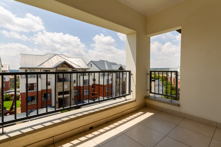 To Let 2 Bedroom Property for Rent in Greenstone Crest Gauteng