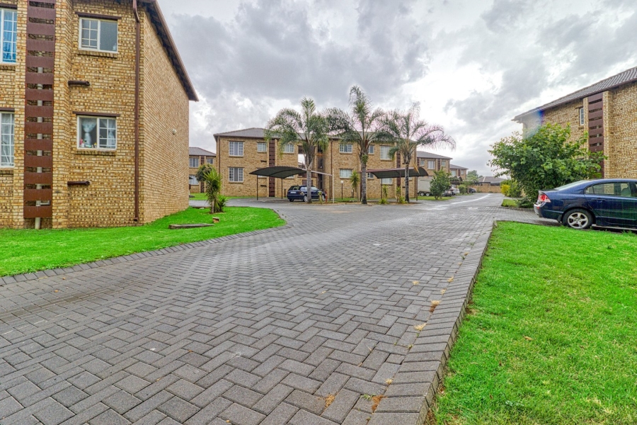 2 Bedroom Property for Sale in Halfway Gardens Gauteng