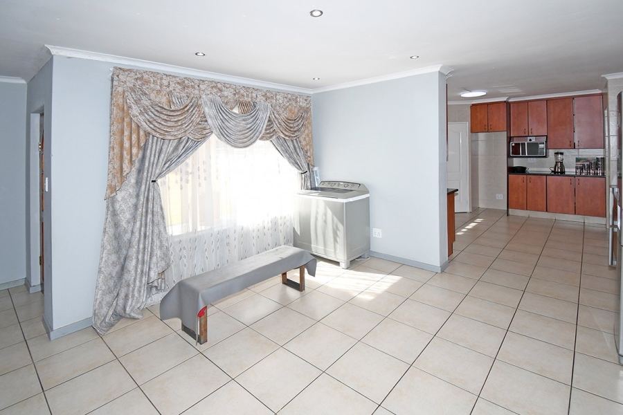 3 Bedroom Property for Sale in Helderwyk Gauteng