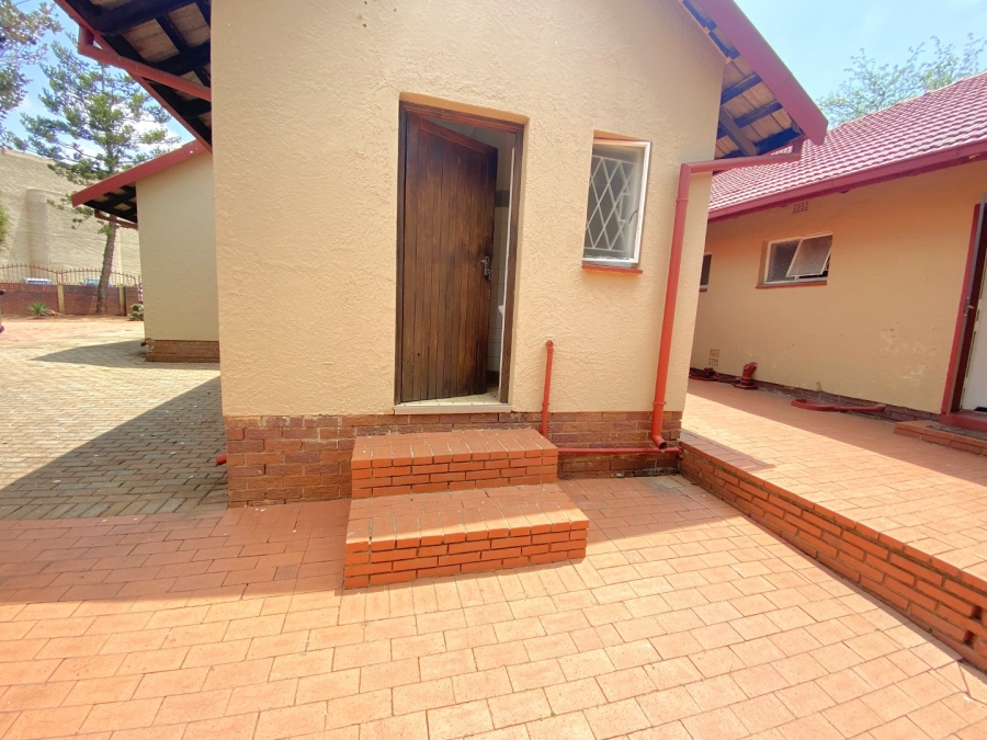 4 Bedroom Property for Sale in Constantia Kloof Gauteng