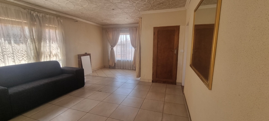 4 Bedroom Property for Sale in Protea North Gauteng