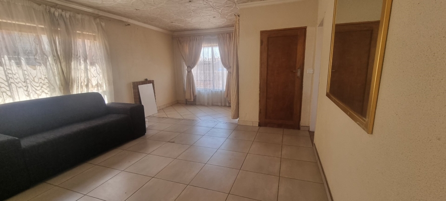 4 Bedroom Property for Sale in Protea North Gauteng