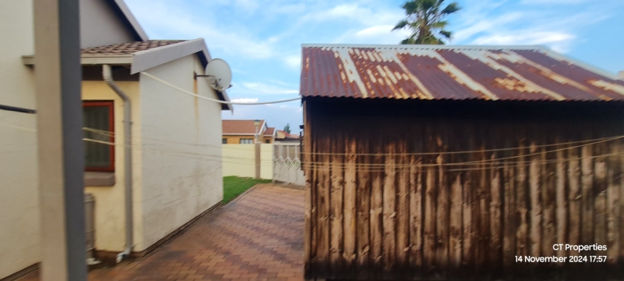 3 Bedroom Property for Sale in Crystal Park Gauteng