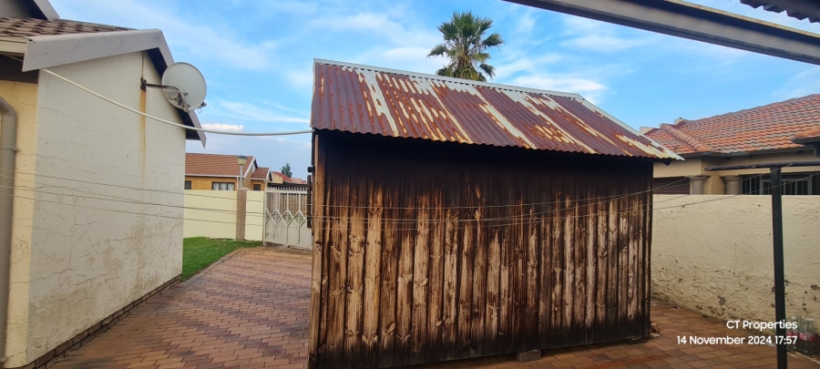 3 Bedroom Property for Sale in Crystal Park Gauteng