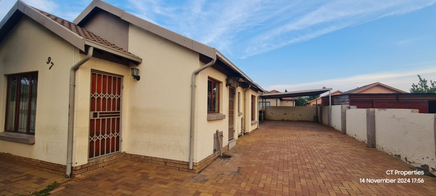 3 Bedroom Property for Sale in Crystal Park Gauteng