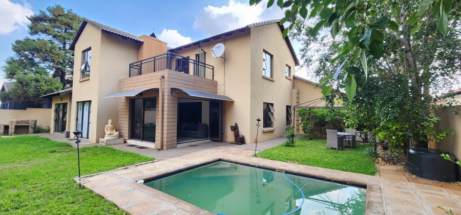 5 Bedroom Property for Sale in Raslouw Gardens Gauteng