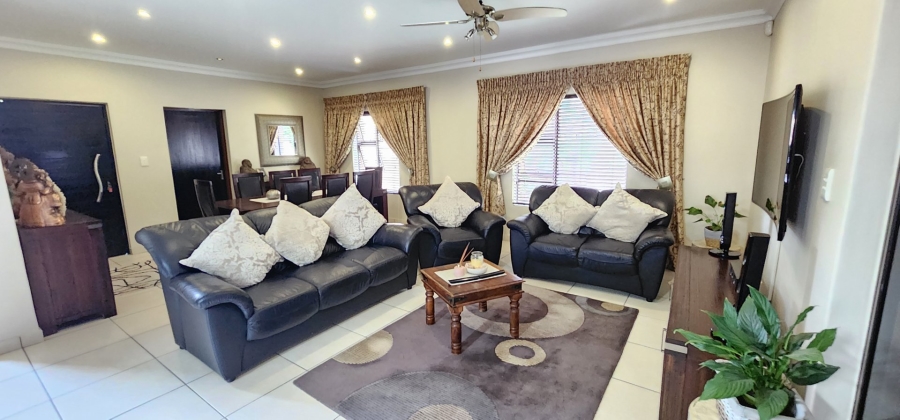 5 Bedroom Property for Sale in Raslouw Gardens Gauteng