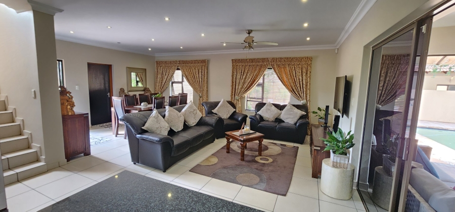 5 Bedroom Property for Sale in Raslouw Gardens Gauteng