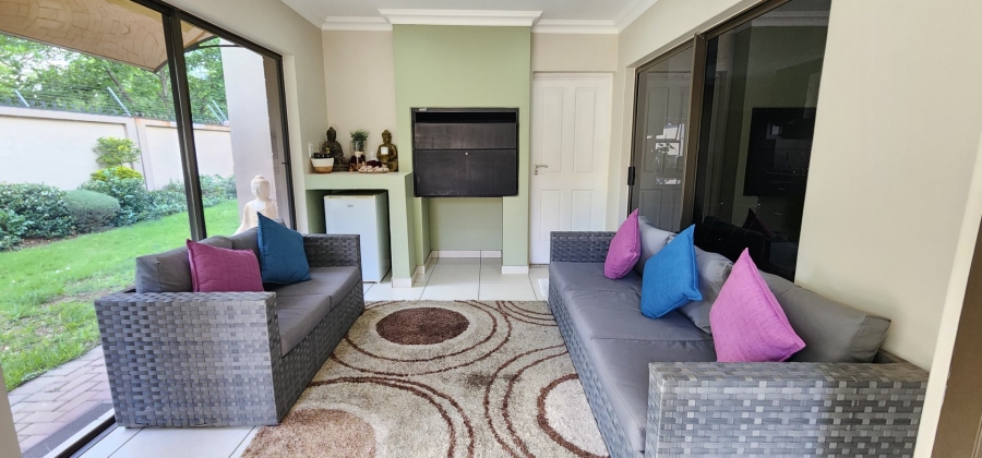 5 Bedroom Property for Sale in Raslouw Gardens Gauteng