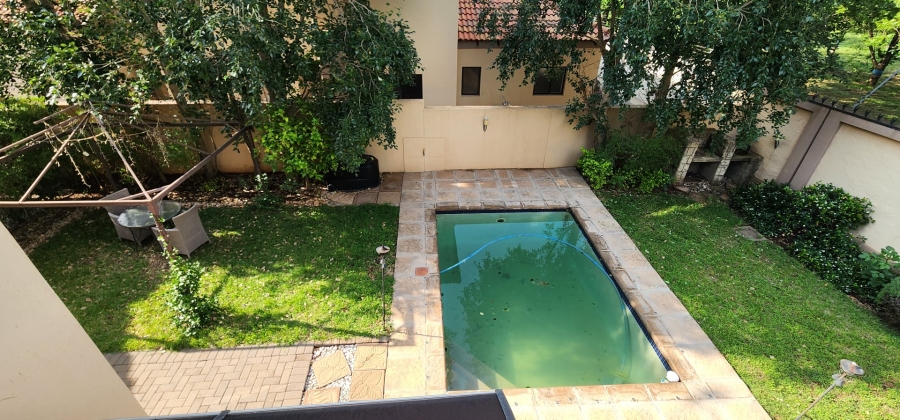 5 Bedroom Property for Sale in Raslouw Gardens Gauteng