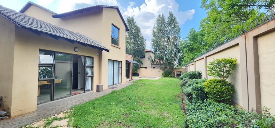 5 Bedroom Property for Sale in Raslouw Gardens Gauteng