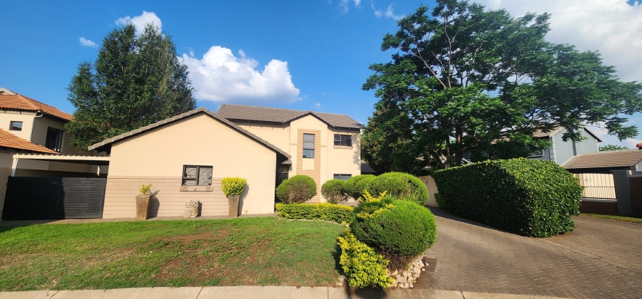 5 Bedroom Property for Sale in Raslouw Gardens Gauteng