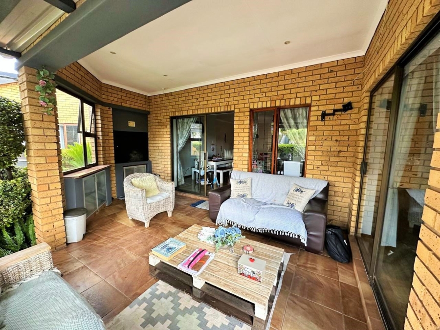 3 Bedroom Property for Sale in Eldoraigne Gauteng