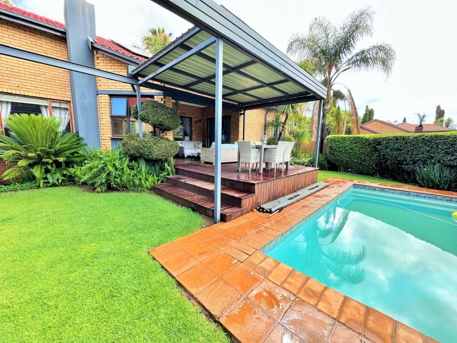 3 Bedroom Property for Sale in Eldoraigne Gauteng