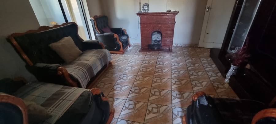 6 Bedroom Property for Sale in Malvern Gauteng