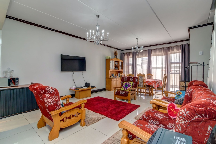 3 Bedroom Property for Sale in Maroeladal Gauteng