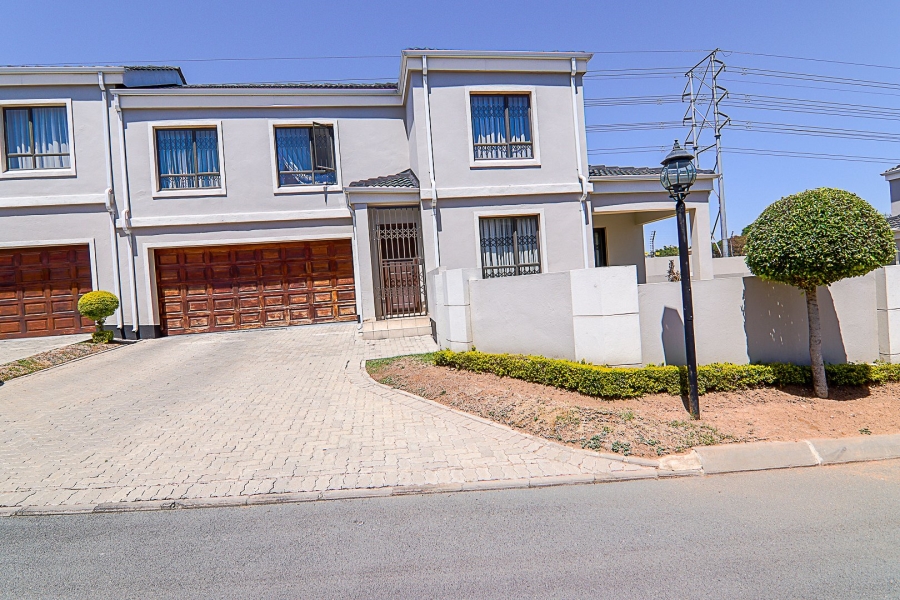 3 Bedroom Property for Sale in Carlswald Gauteng