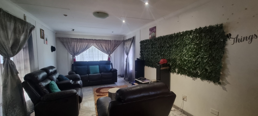 3 Bedroom Property for Sale in Bloubosrand Gauteng