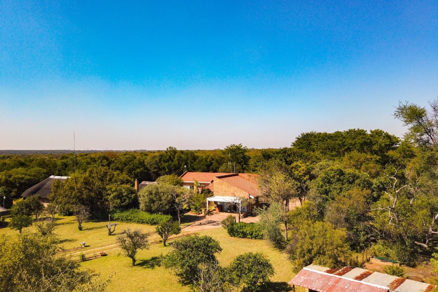 8 Bedroom Property for Sale in Dinokeng Game Reserve Gauteng