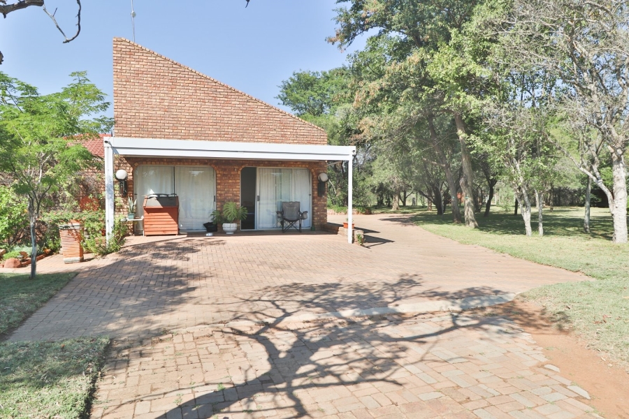 8 Bedroom Property for Sale in Dinokeng Game Reserve Gauteng