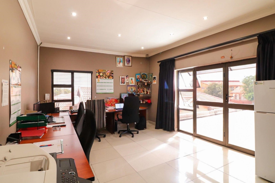 4 Bedroom Property for Sale in Zakariyya Park Gauteng