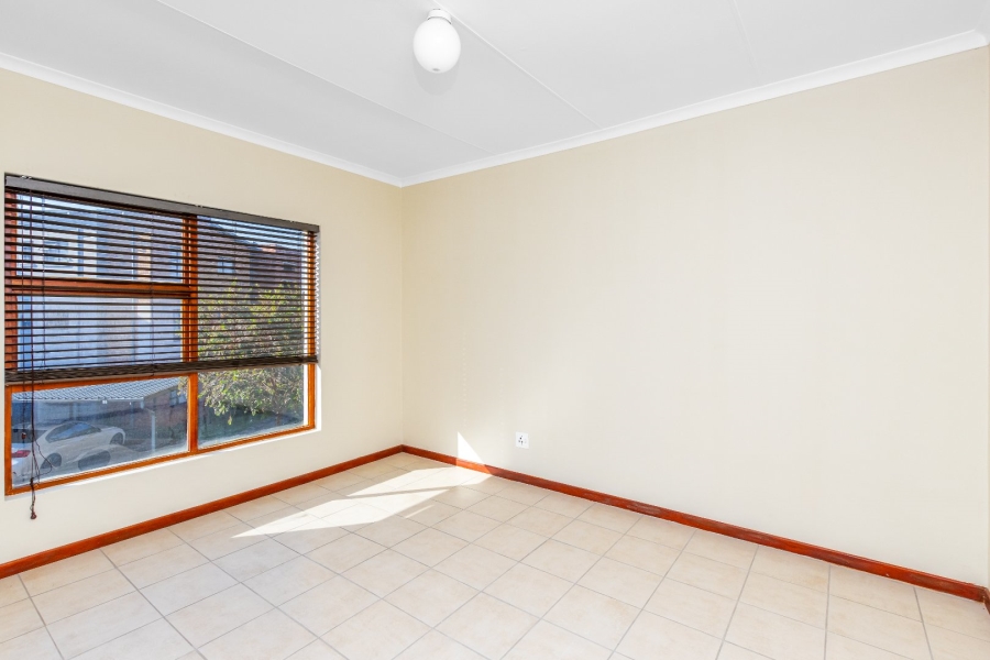 To Let 3 Bedroom Property for Rent in Northwold Gauteng