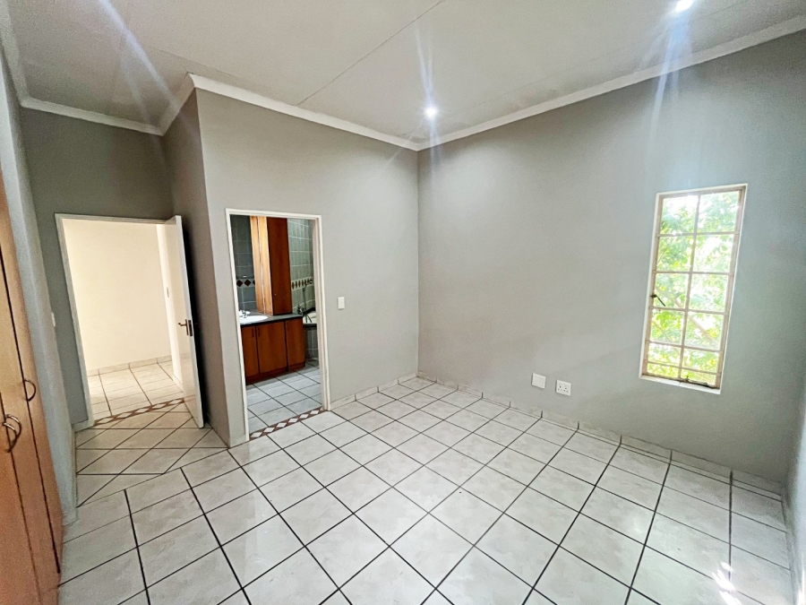 3 Bedroom Property for Sale in Amberfield Gauteng