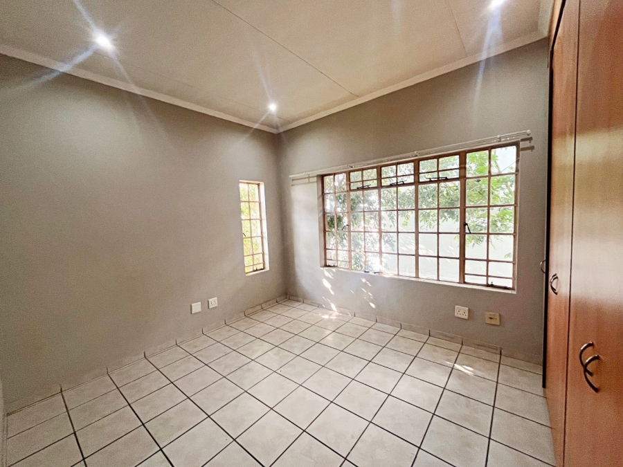 3 Bedroom Property for Sale in Amberfield Gauteng