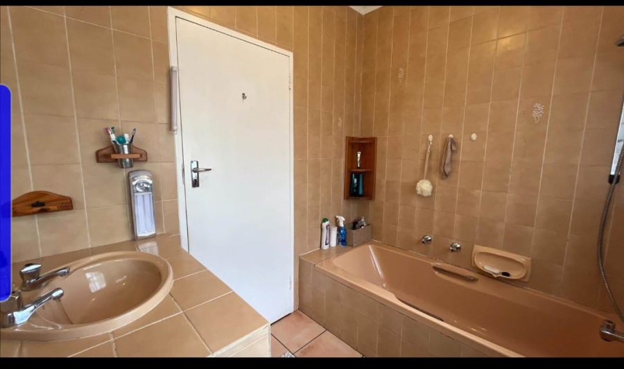 4 Bedroom Property for Sale in Suideroord Gauteng