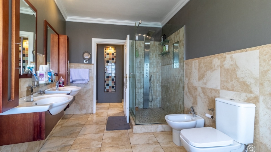 5 Bedroom Property for Sale in Bedfordview Gauteng