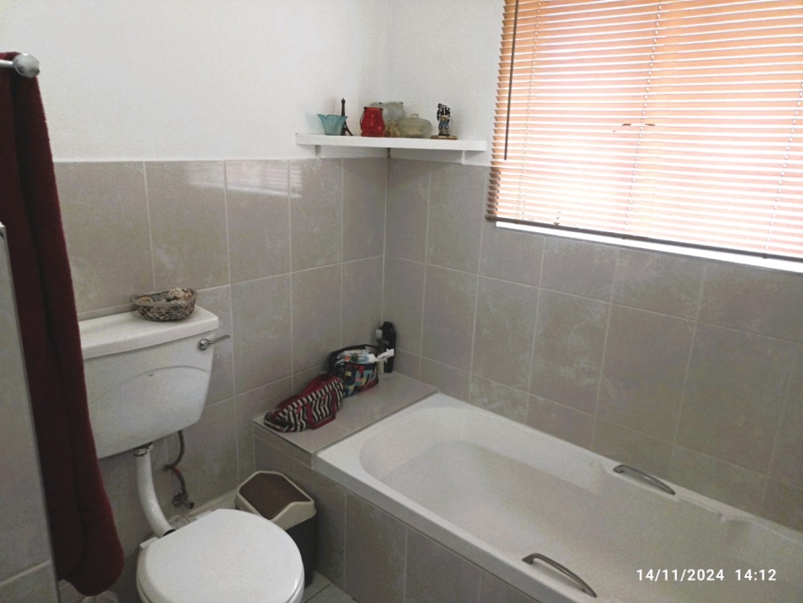 To Let 2 Bedroom Property for Rent in Northwold Gauteng