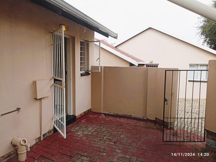 To Let 2 Bedroom Property for Rent in Northwold Gauteng