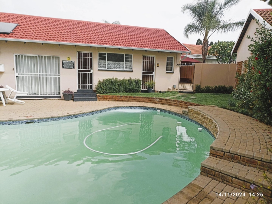 To Let 2 Bedroom Property for Rent in Northwold Gauteng